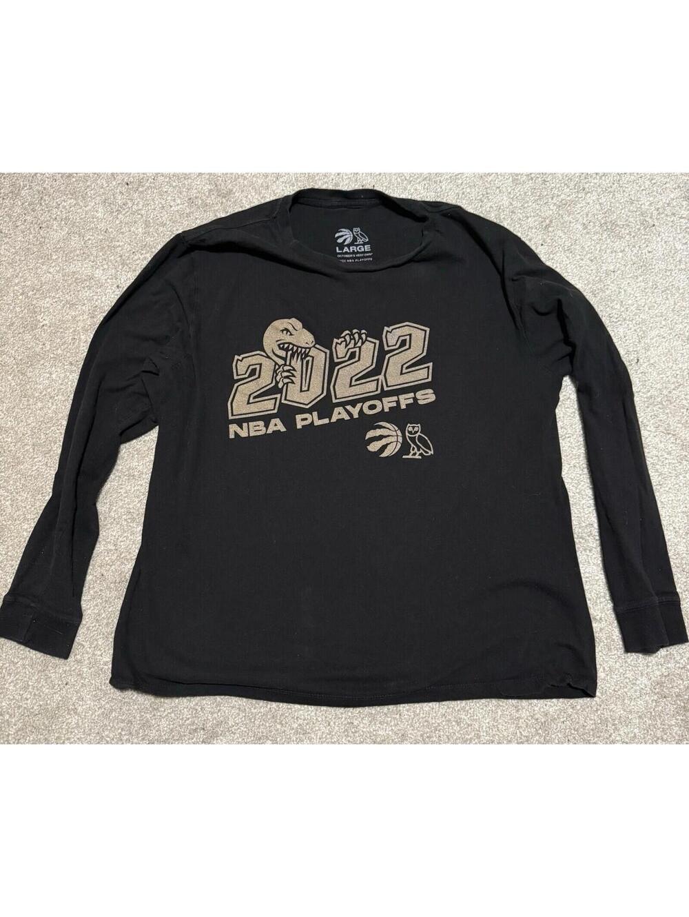 OVO x Toronto Raptors '22 NBA Playoffs Northern Uprising Gold Ink Long Sleeve LG